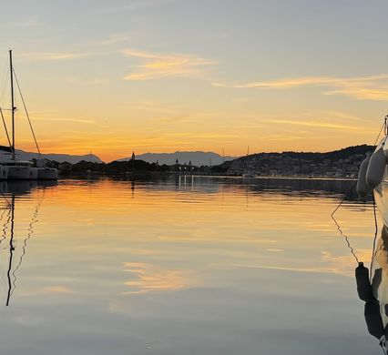 Manewrówki na katamaranie Lagoon 42 Chorwacja, kwiecień 2024